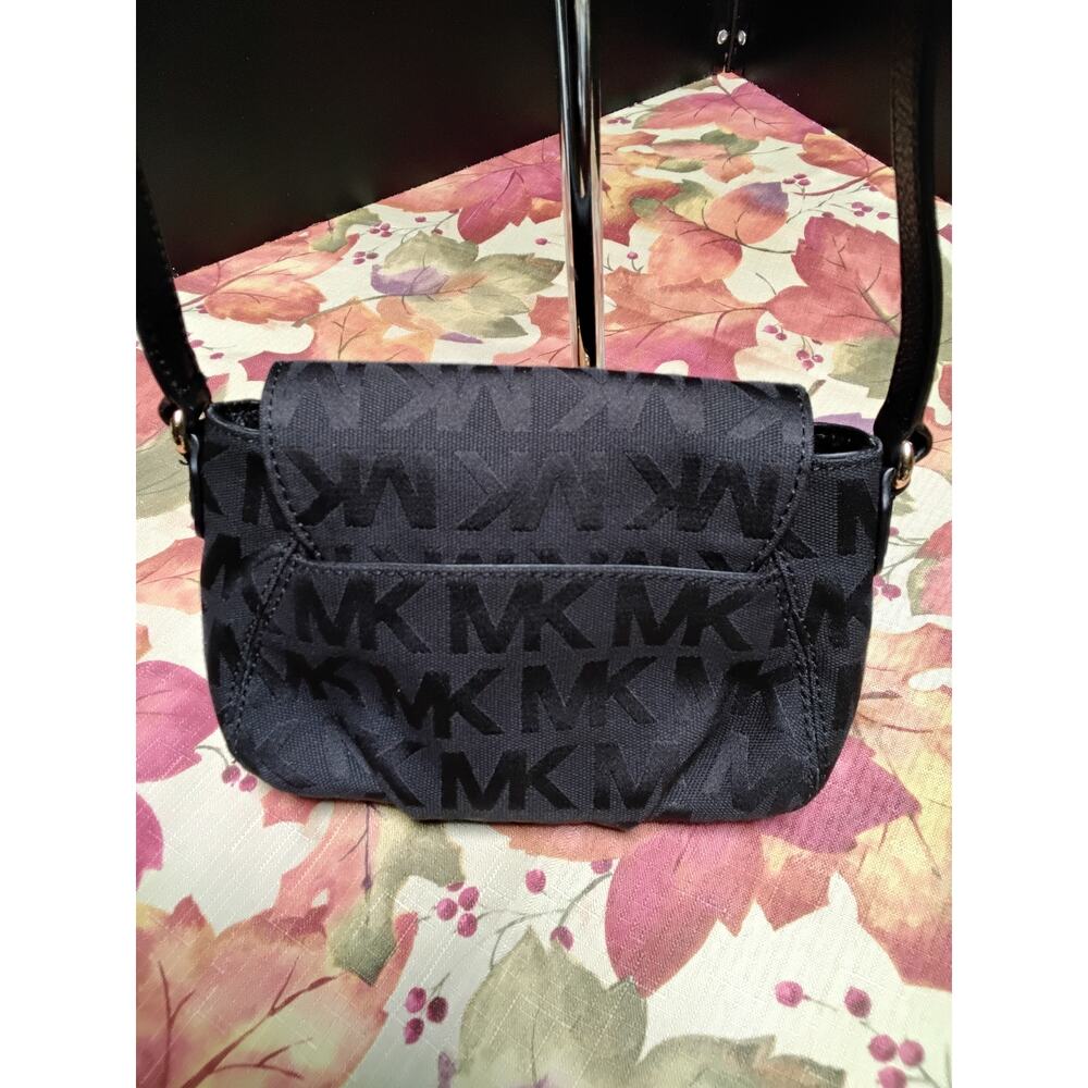 Michael Kors Black Signature Jacquard Smaller Crossbody Purse Bag Gold logos EST - Picture 3 of 7